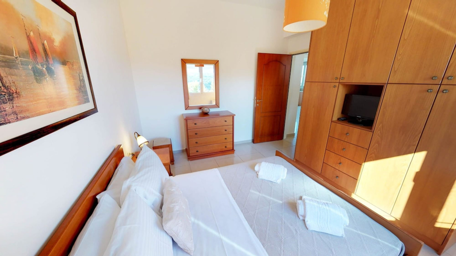 Room 2, Villa Angelika Two-storey House With Pool for 7, Crete