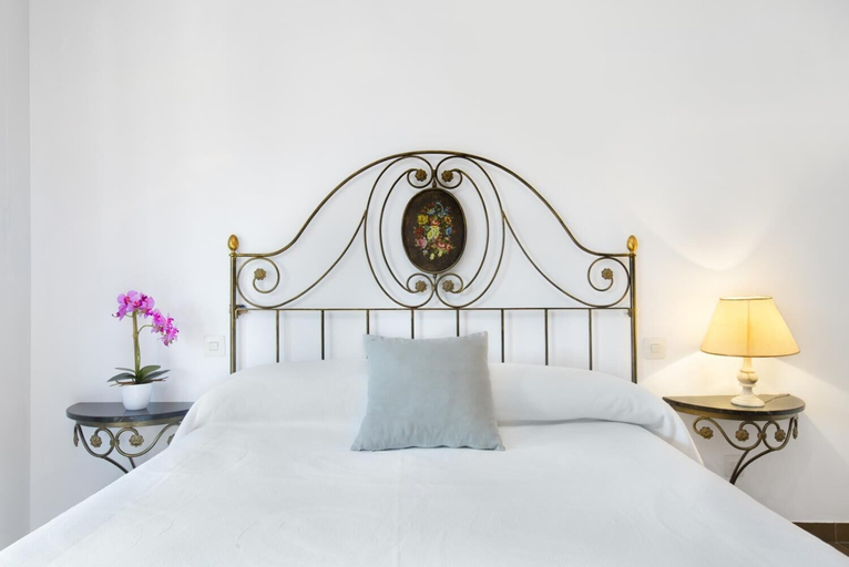 Room 5, Bravo in Llafranc With 3 Bedrooms and 1 Bathrooms, Girona