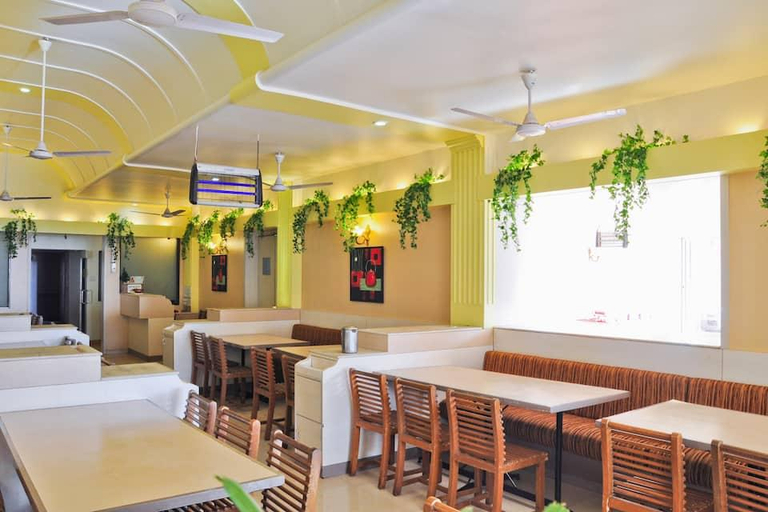Food & Drinks, Bharat, Satara