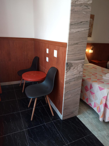 Bedroom 3, Foehn, Cádiz