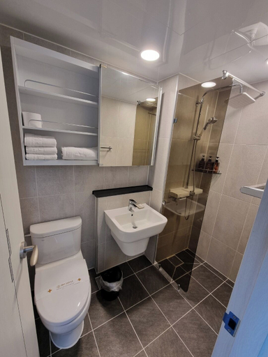 Bathroom 4, Sky Castle, Yangju