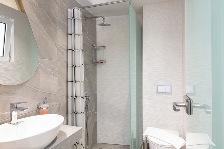 Bathroom 5, Akrogiali Apartments, Crete