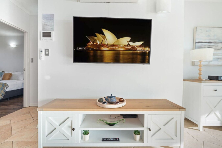 Room 5, Harbour Haven Penthouse Marina View Balcony BBQ, Larrakeyah