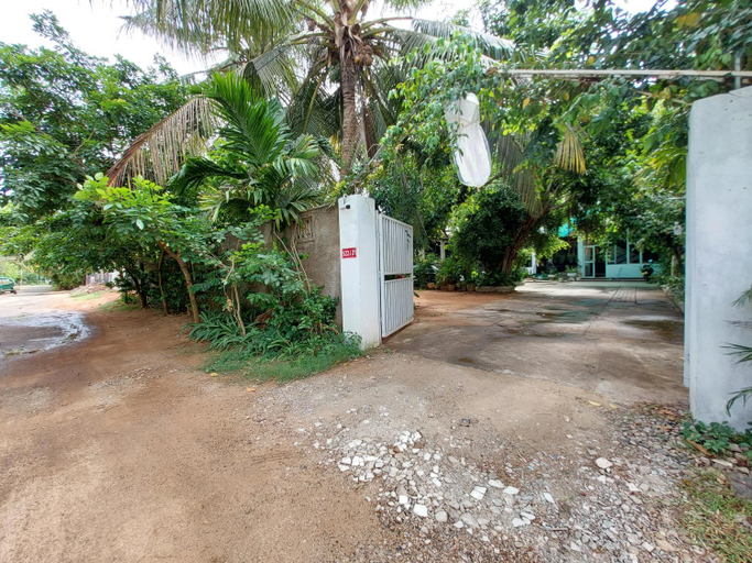 Others 5, Lake Wave Hotel, N. Palatha East