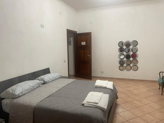 Others 5, A Casa di Luca, Salerno
