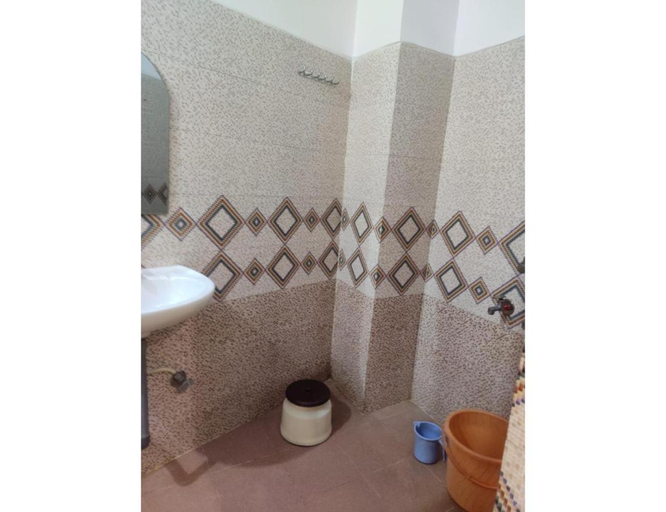 Bathroom 2, Hotel Maharaja Palace, Shahdol, Shahdol