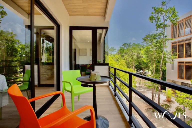 Room 3, Spacious 1 BR With Great Location Rooftop Pool by Waves Management, Cozumel