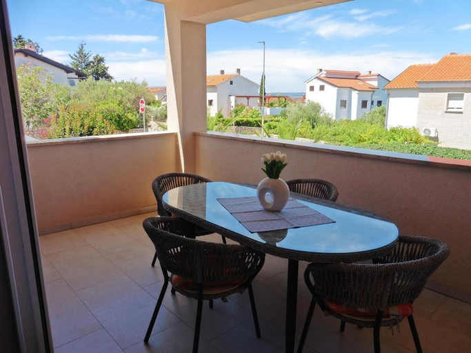 Others 2, Apartments Mali Val, Punat