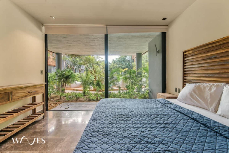 Room 5, 2BR w Private Pool - Steps Away From the Beach, Cozumel