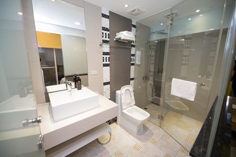Bathroom 4, Banff-Penghu Bed and Breakfast, Penghu