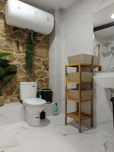 Bathroom, La Guinda Real- Centro historico, Pontevedra