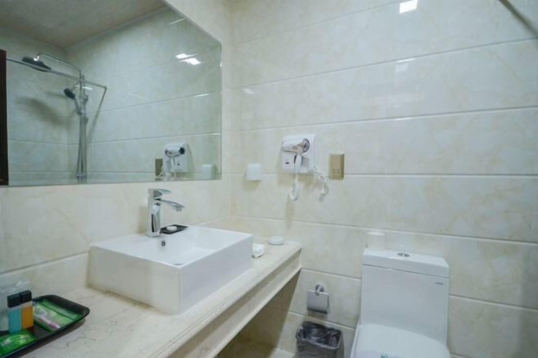Bathroom 4, Haolong Hotel, Xining