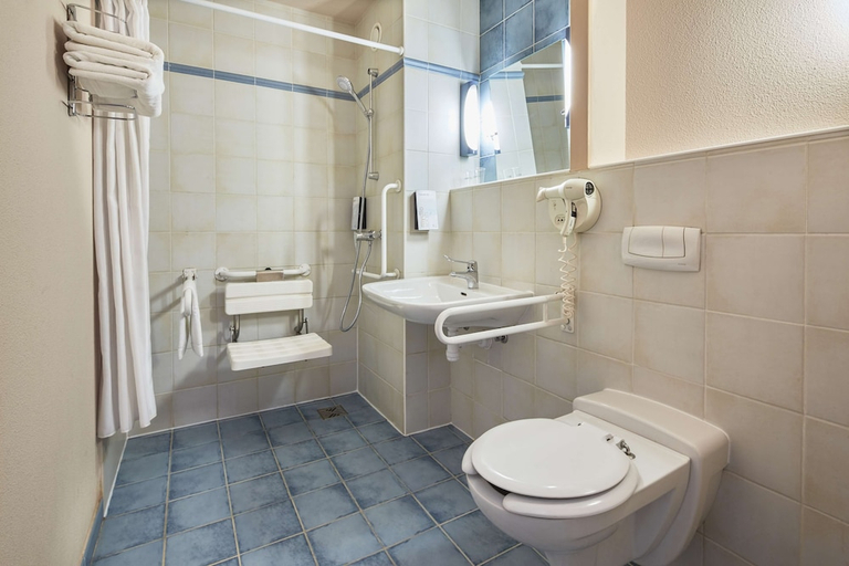 Bathroom, Campanile Hotel Poznan, Poznań City