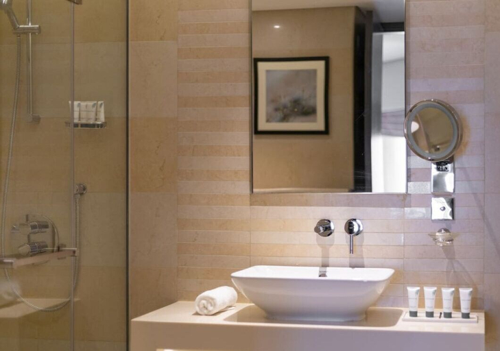 Room 5, Modern 1BR Near Dubai Frame With City Views, Dubai