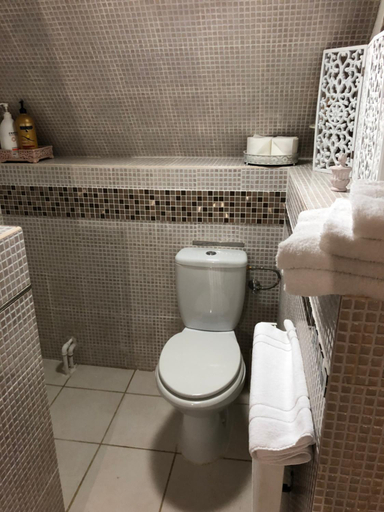 Bathroom 8