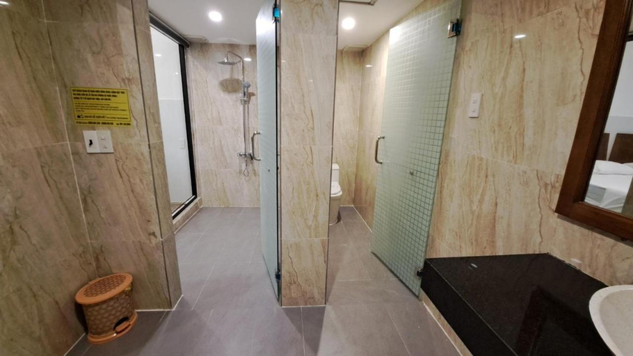Bathroom 5, Konklor Hotel Kontum, Kon Tum
