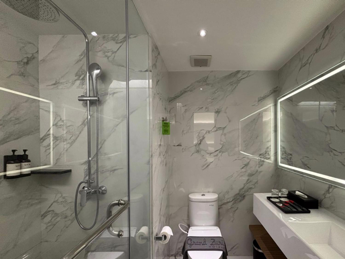 Bathroom 24