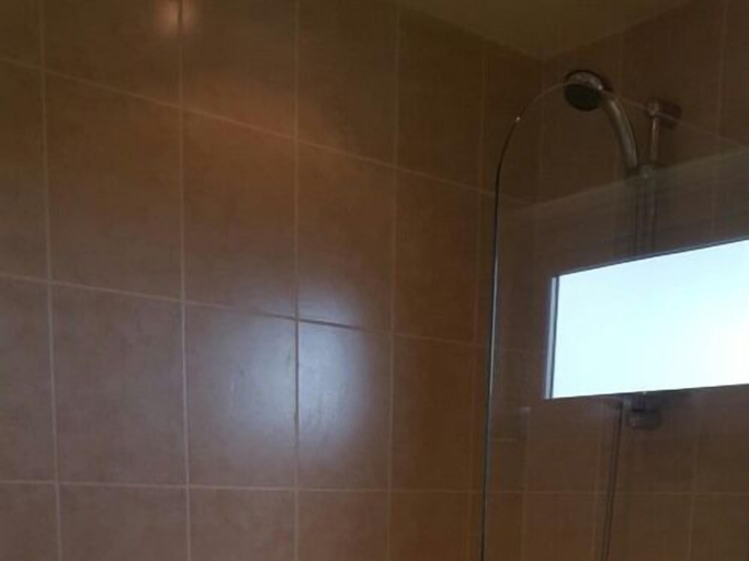 Bathroom 2, A35 PitStop, Devon