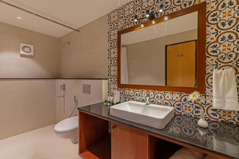 Bathroom 5, Sterling Karwar, Uttara Kannada