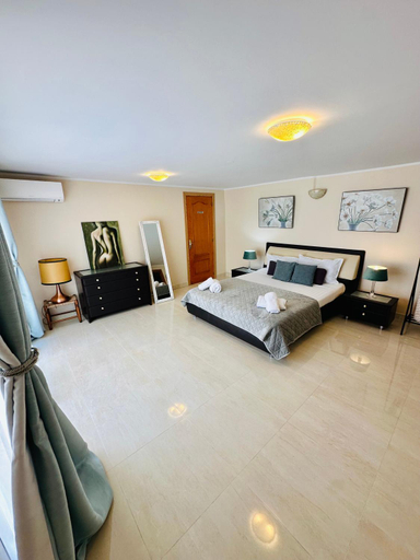 Others 3, Casa Sofia, Alicante