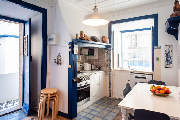 Others 4, Central Ericeira Apartment With Lift, Mafra