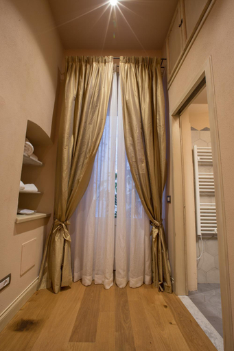 Others 5, Le Camere Di Boccanegra, La Spezia