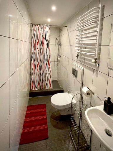 Bathroom 3, u bazanta, Lesko
