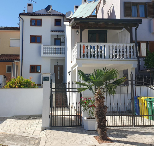 Exterior & Views 1, Apartments Dejana Stinjan, Pula