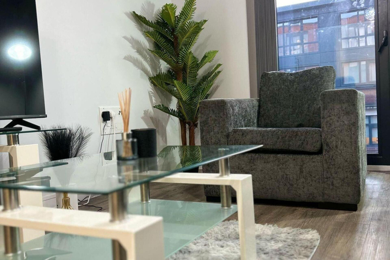 Interior 2, 2br-sleeps4-citycentre-parking-rooftop, Birmingham