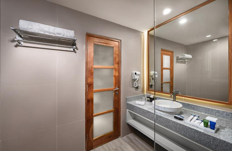 Bathroom 8
