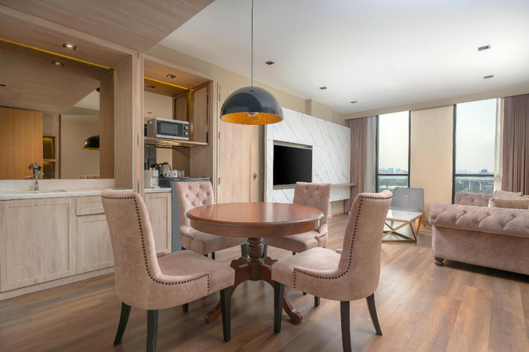 Dining Room 19