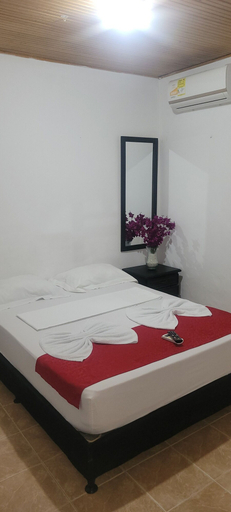 Bedroom 3, HOSTAL VILLA DEL RIO LAS BRISAS, Villavieja
