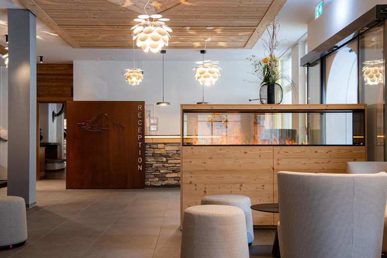 Public Area 2, Hotel Silberhorn, Interlaken
