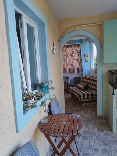 Others 5, Apartmanes Volaric M