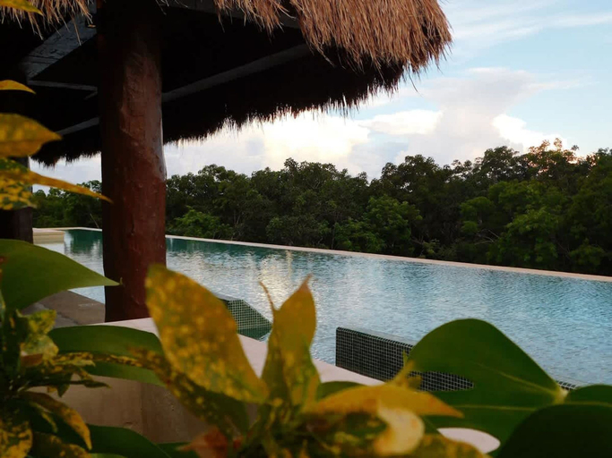 Room 2, 2 BR Amazing Pool Top Amenities Wifi 2FL Gym, Cozumel