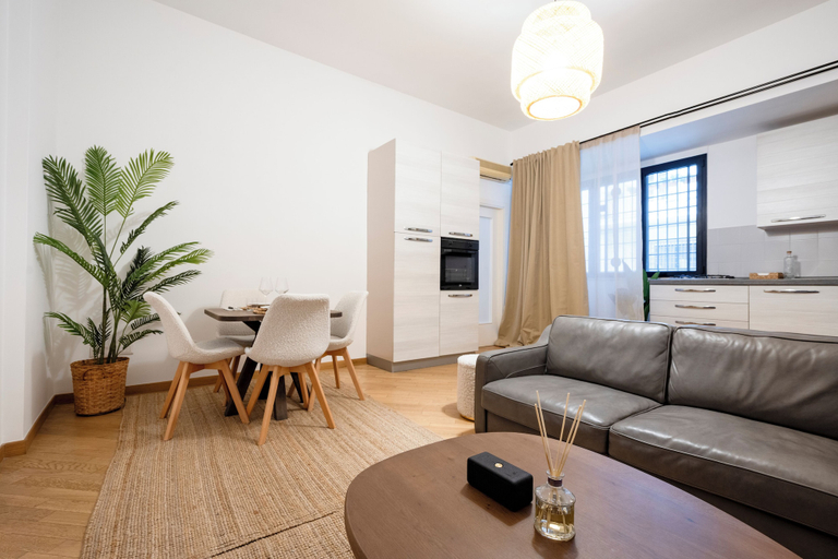 Others 5, High-End Apartment in Bari Center, Bari