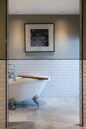Bathroom 15