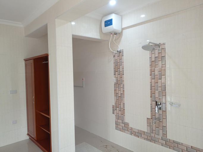 Bathroom 3, Des Grand Hotel Mwanza, Nyamagana