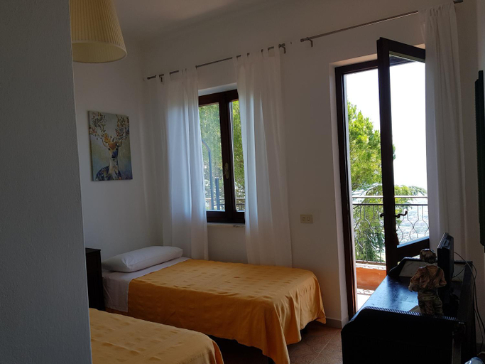 Bedroom 4, Hotel Ristorante Radar, Massa Carrara