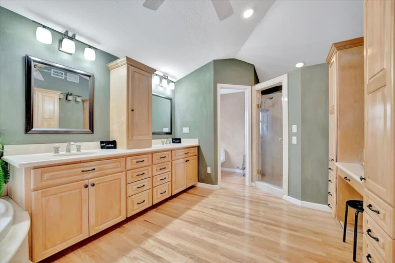 Room 3, Stones Throw Beachfront Premier Suite 4 Views, Pinellas