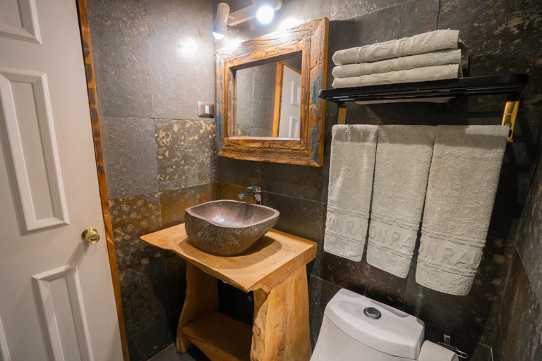Bathroom 3, Don Raul Hotel, El Loa