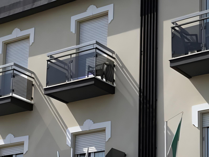 Others 4, Hotel Milanese, Rimini