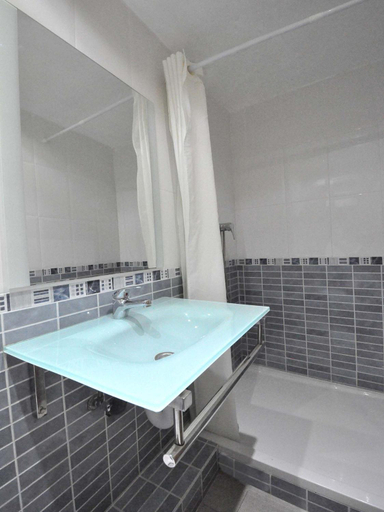 Bathroom 3, Guesthouse Barcelona Gotic, Barcelona