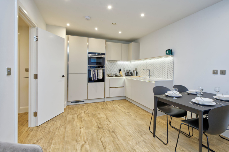 Others 5, Colindale Avenue, London