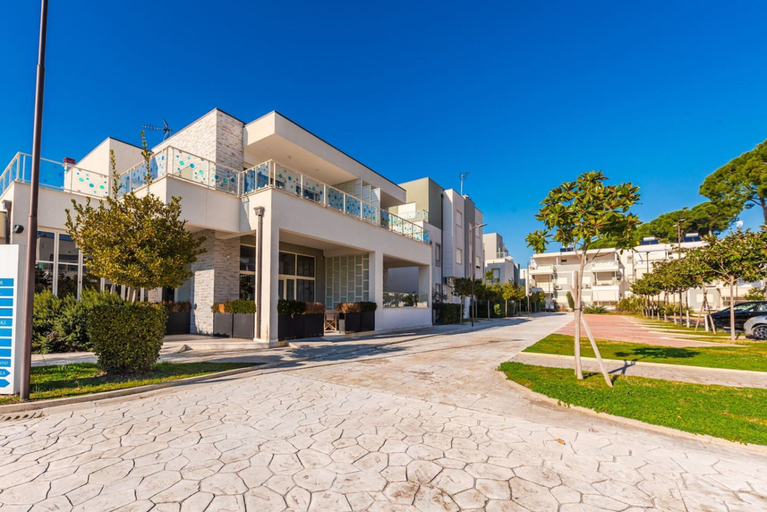 Room 3, Expansive Apartment With Beach Access - Jasemin, Durrësit