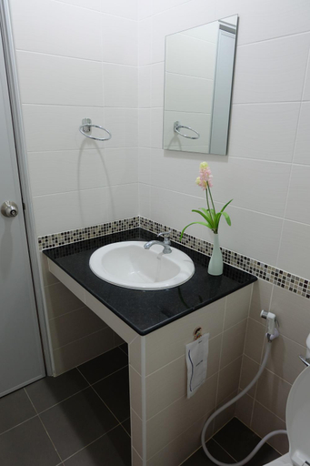 Bathroom 9