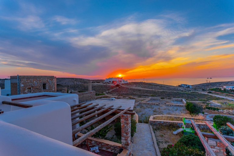 Room 3, Villa Ioanna for 10 - Allparos Villas, South Aegean