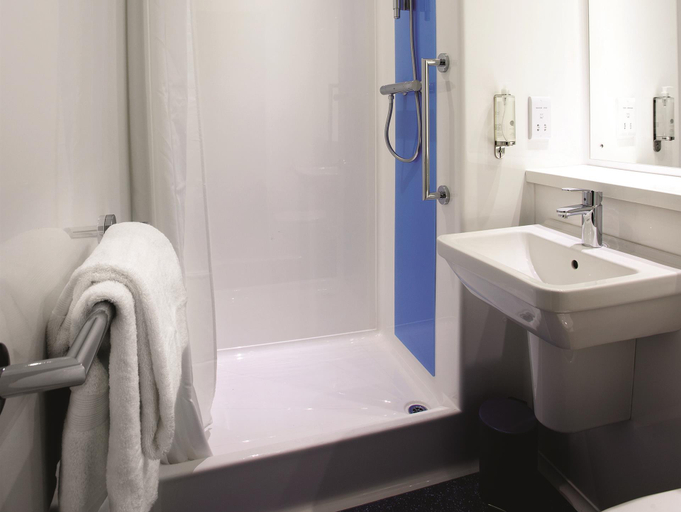 Bathroom 4, Travelodge Birmingham Central, Birmingham