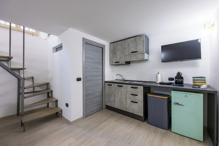 Others 5, Teto's house, Napoli