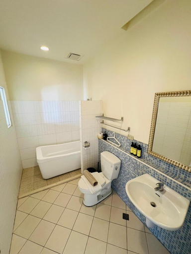 Bathroom, W24 Kenting Homestay, Houbih Lake No. 2 Building, Pingtung